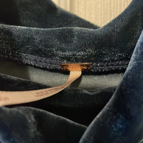 Free people Claudia puff sleeve mock neck velvet tee blouse - Picture 5 of 8